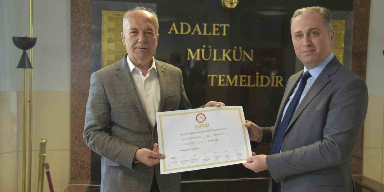 Başkan Bahçavan Mazbatasını Aldı