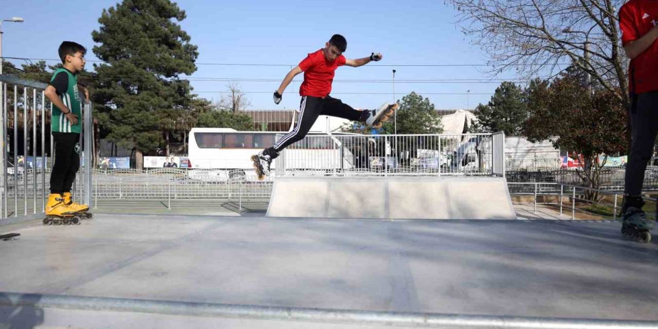Adrenalin Tutkunları Kaykay Parka