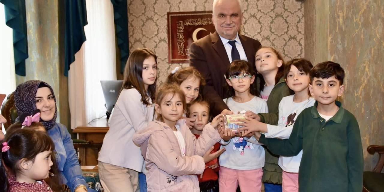 Minik Öğrencilerden Filistin’e Destek