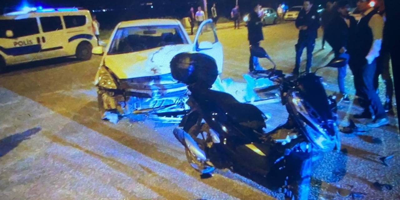 Otomobille Çarpışan Motosikletin Sürücüsü Ağır Yaralandı