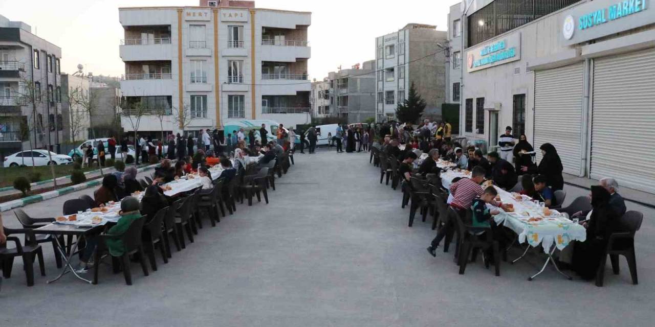 Haliliye’de Vatandaşlar İftar Sofrasında Buluşuyor