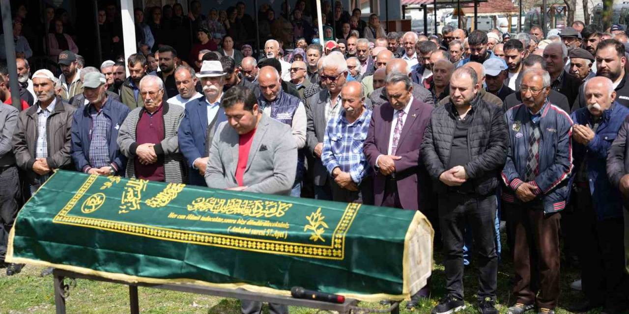 Beşiktaş’taki Yangında Hayatını Kaybeden Erzincanlı Binali Çayır Son Yolculuğuna Uğurlandı