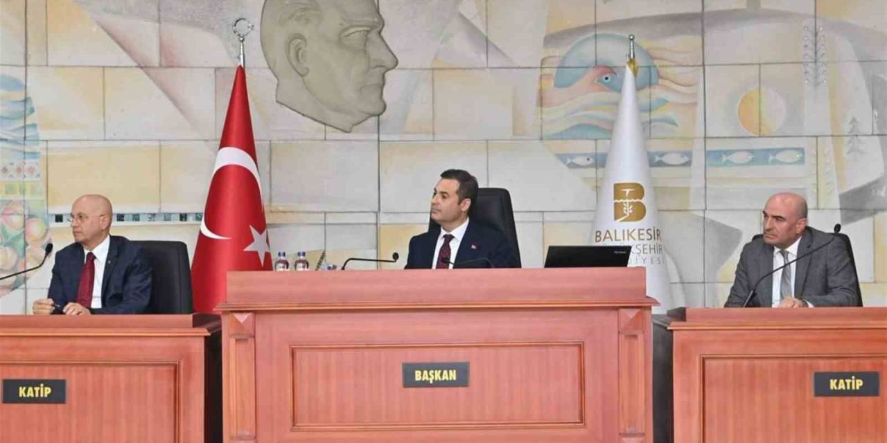 Başkan Ahmet Akın Yöneticilerle İlk Toplantısını Yaptı