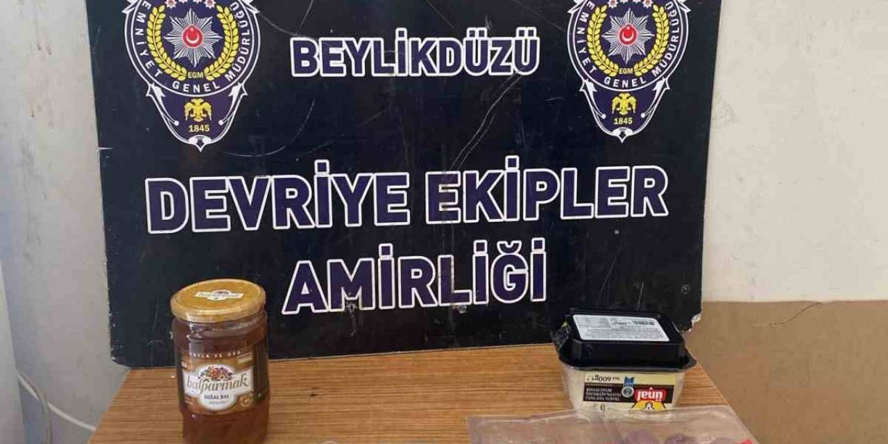 Marketten Sucuk Ve Peynir Çalan Hırsız Kamerada