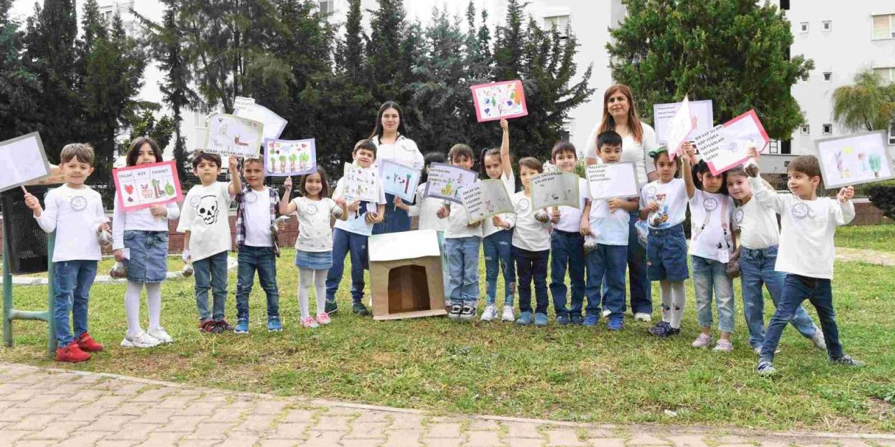 Konyaaltı’nda Minikler Sokak Hayvanlarını Unutmadı