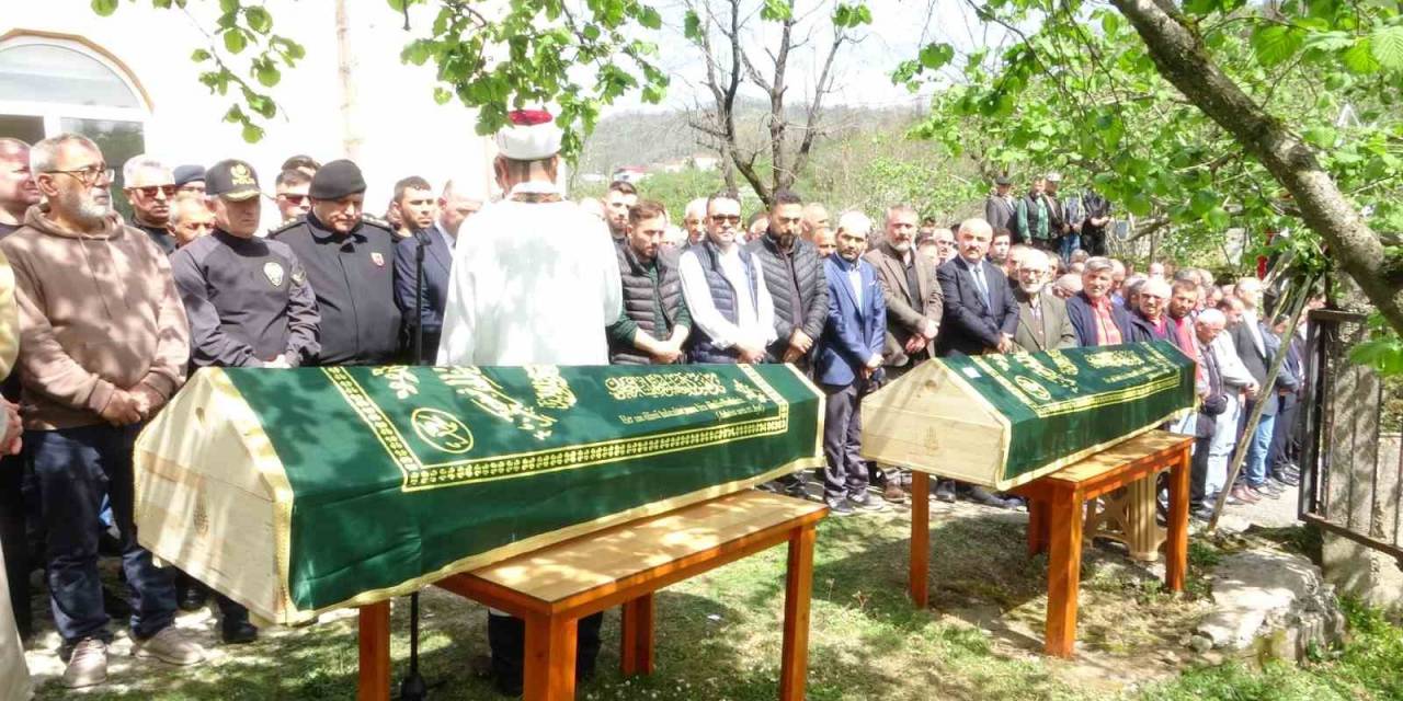 İstanbul’daki Yangında Hayatını Kaybeden Baba Ve Oğlu Son Yolculuğuna Uğurlandı