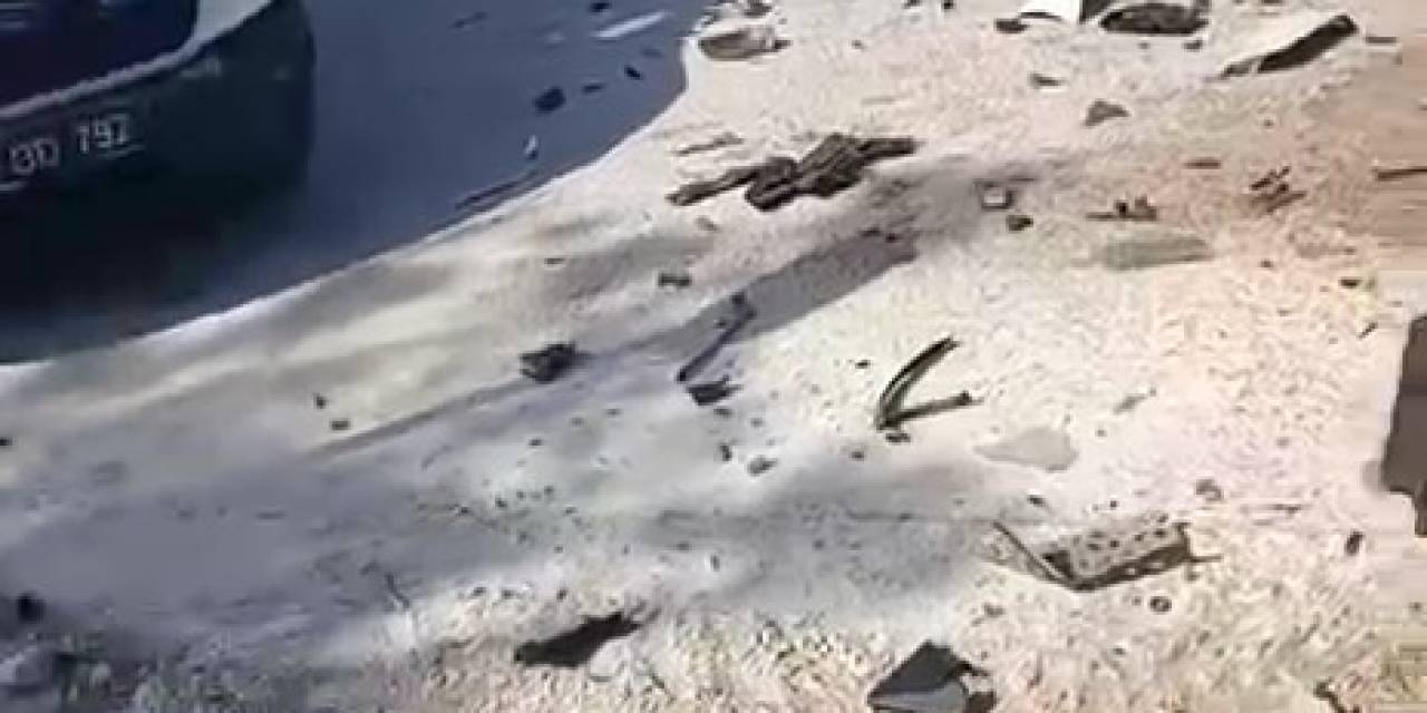 Bursa’da 2 Hafriyat Kamyonu Kafa Kafaya Çarpıştı: 1’i Ağır, 2 Yaralı