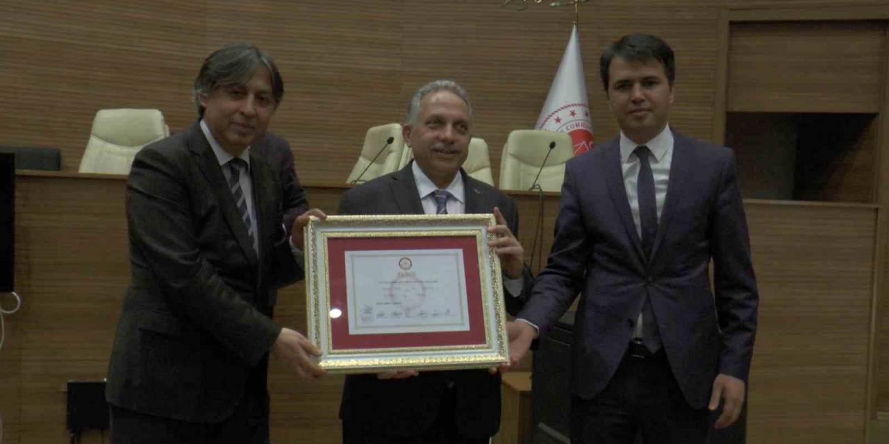 Başkan Yalçın, Mazbatasını Aldı