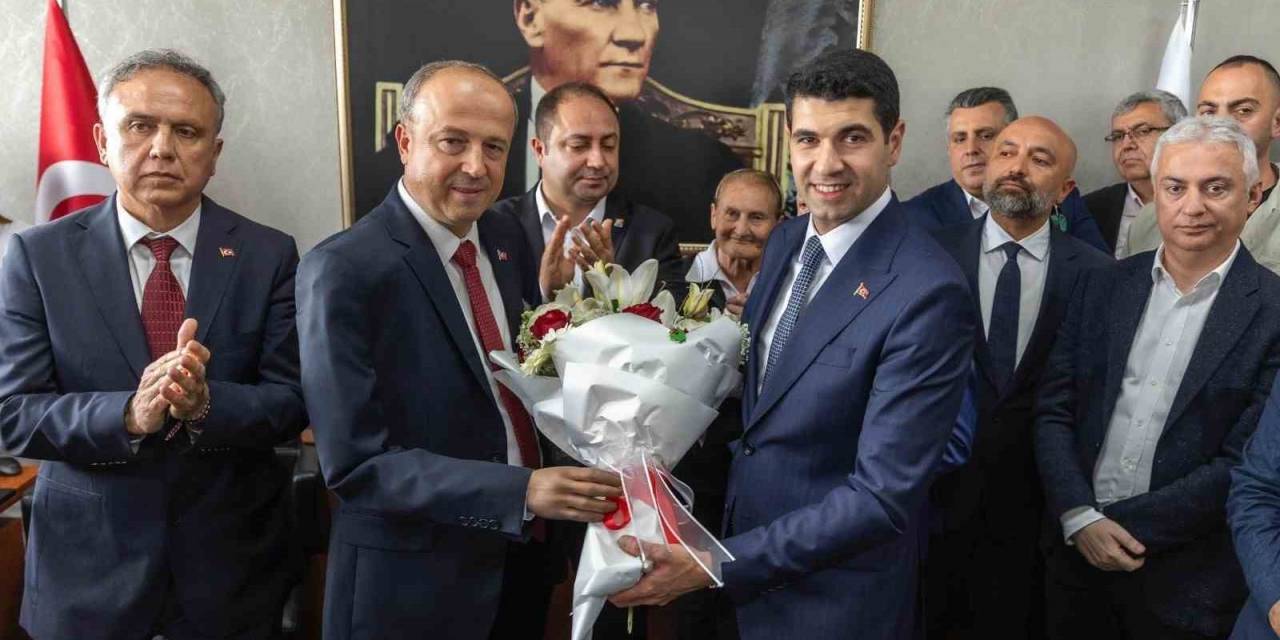 Avcılar Belediye Başkanı Seçilen Utku Caner Çaykara Görevi Devraldı