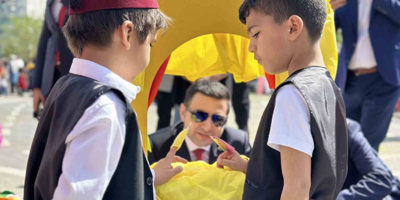 Diyarbakır’da Anaokulu Öğrencileri ‘Kukla Şenliği’nde Buluştu