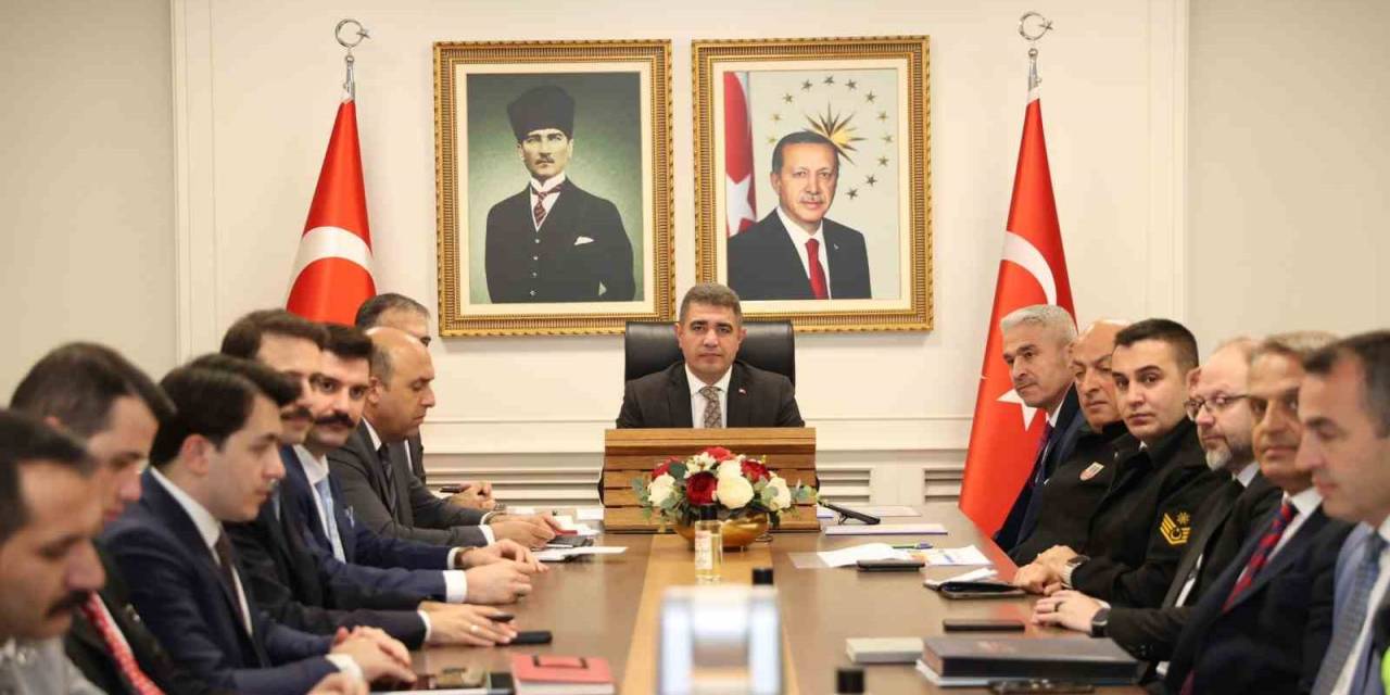 Bayram Boyunca 1555 Polis Ve Jandarma Görev Yapacak