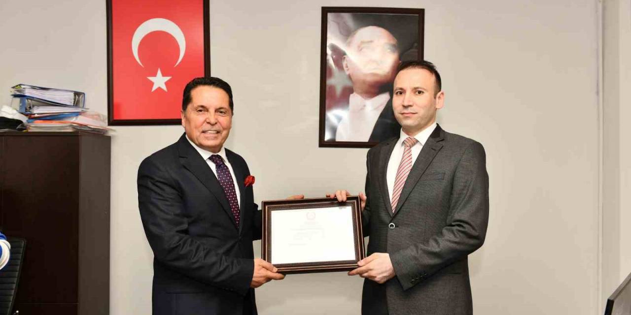 Esenyurt Belediye Başkanı Prof. Dr. Ahmet Özer Mazbatasını Aldı