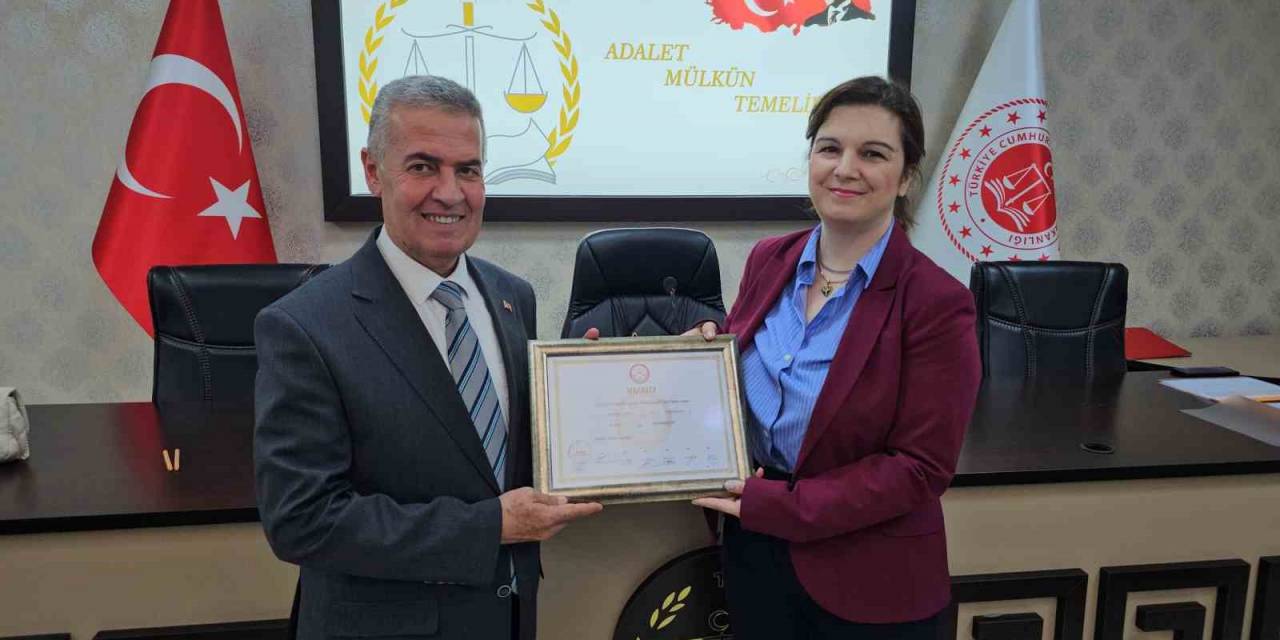 Başkan Erol Mazbatasını Aldı