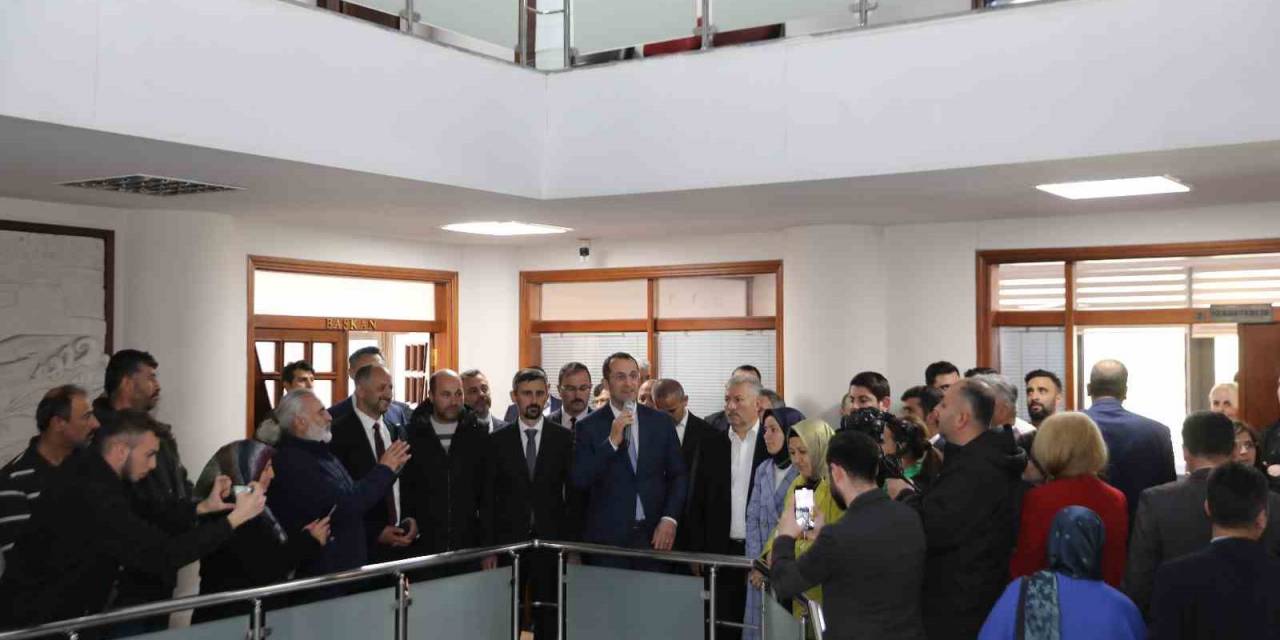 Başkan Ekim Mazbatasını Aldı