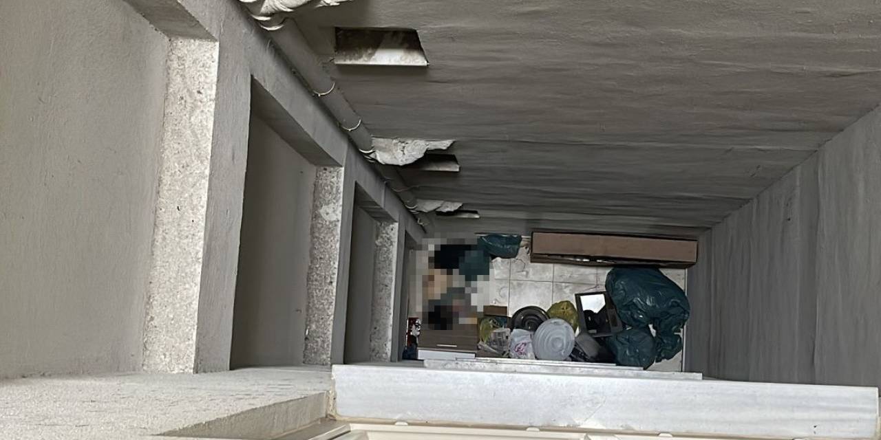 Cam Silerken 6. Kattan Düşen Kadın Hayatını Kaybetti