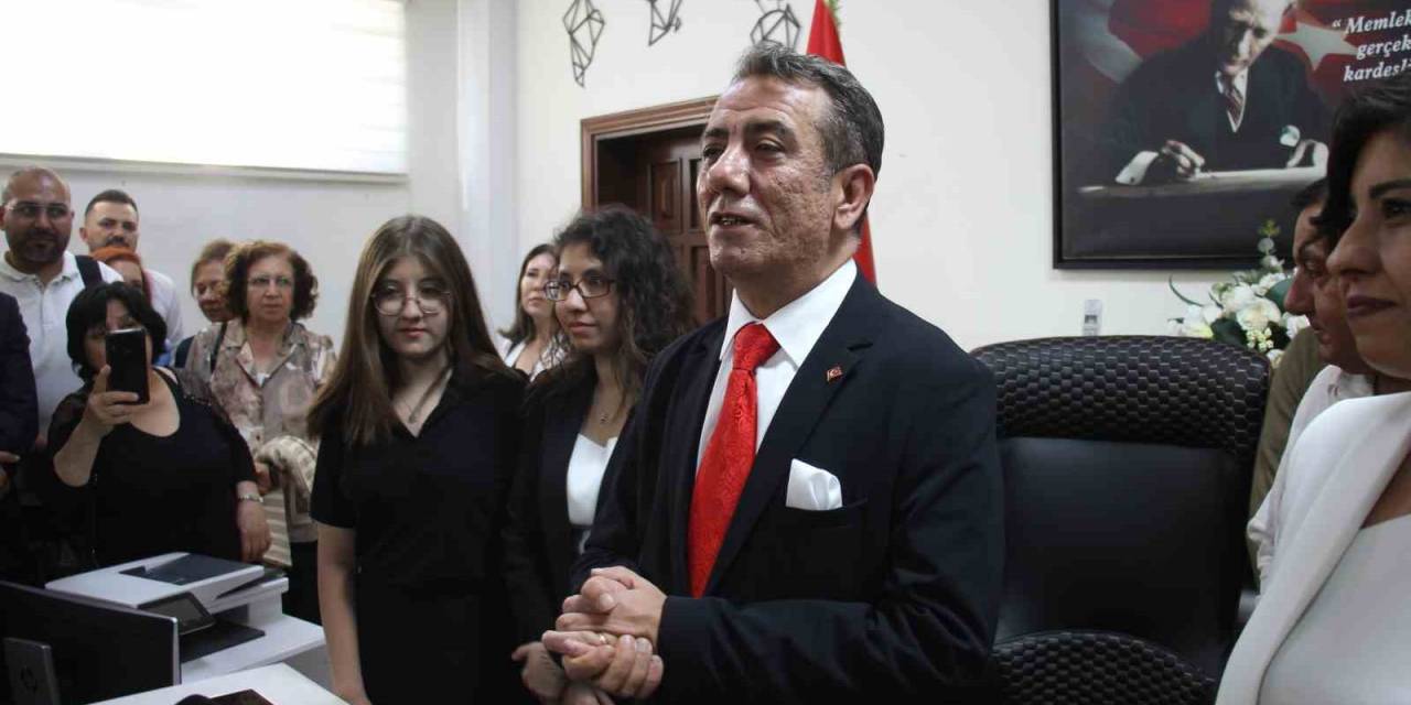 Efeler Belediye Başkanı Yetişkin Mazbatasını Alarak Görevine Başladı