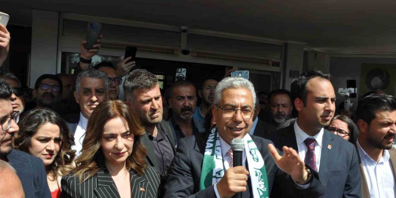 Ereğli Belediye Başkanı Akpınar Mazbatasını Aldı, Görevine Başladı