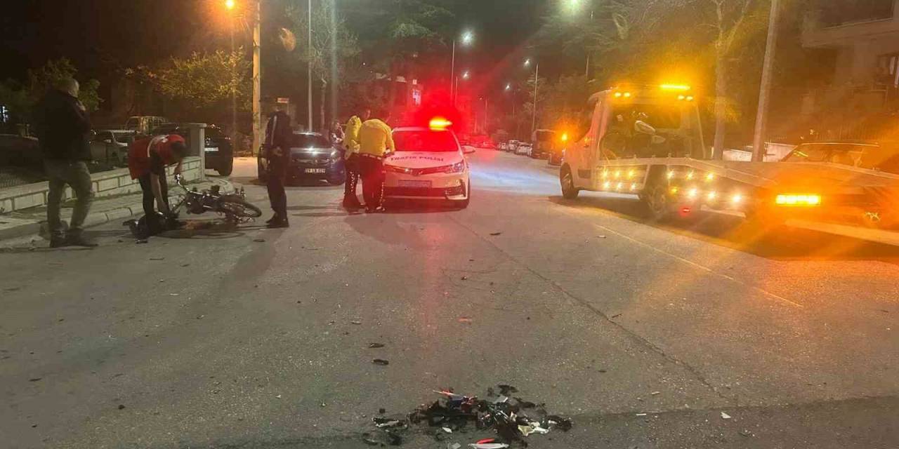 Otomobil İle Motosiklet Çarpıştı: 1 Ağır Yaralı