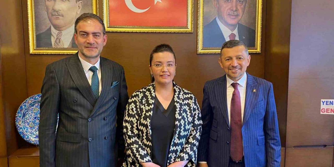 Simav’ın İlk Bayan Belediye Başkanı Göreve Başladı