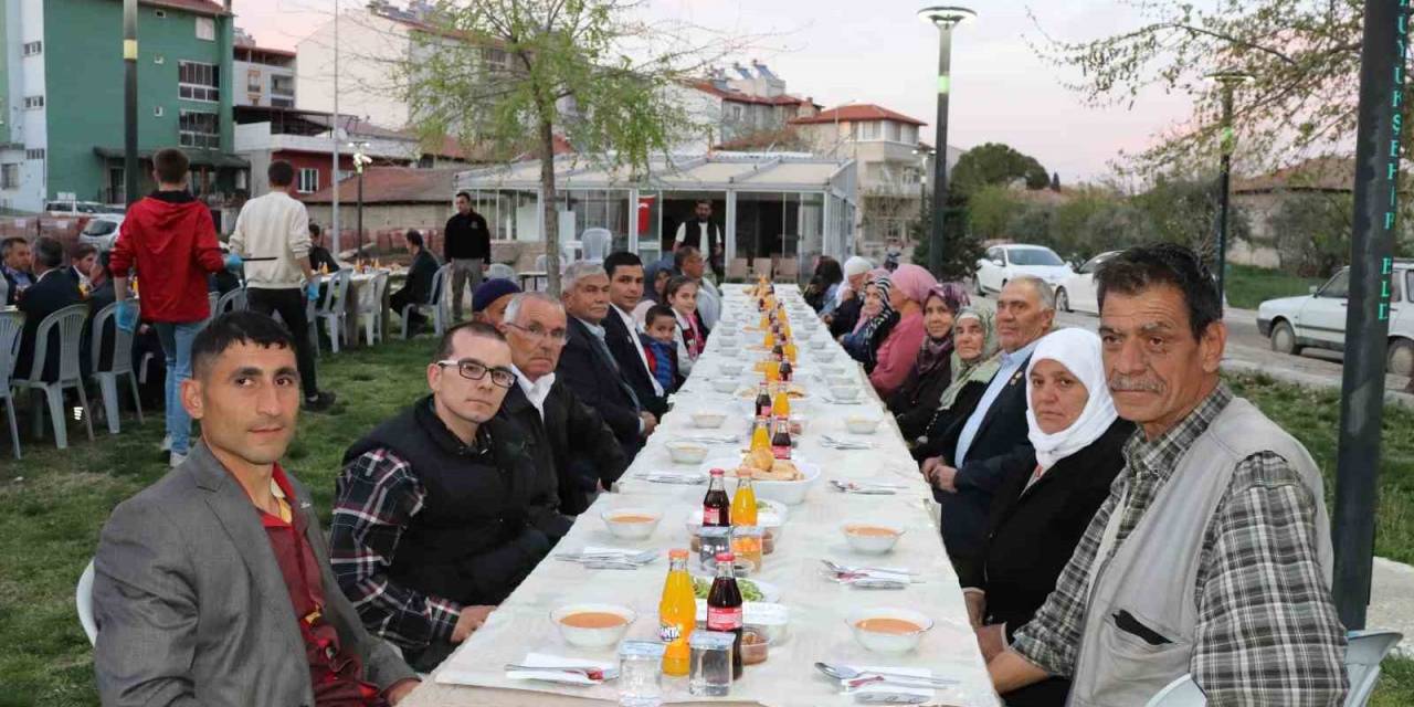 Selendi’de Şehit Yakınları Ve Gazilere İftar Yemeği