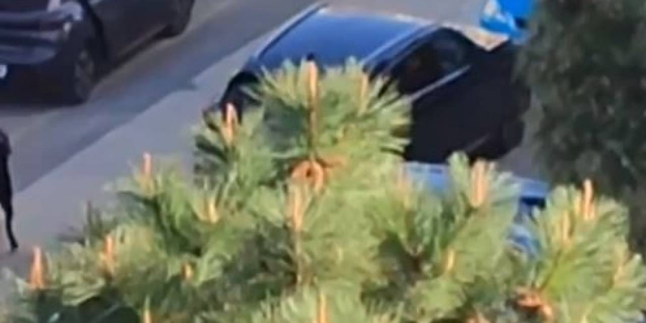 Büyükçekmece’de Uçan Tekmeli Yol Kavgası