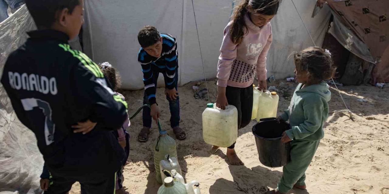 Gazze’de Açlık Ve Susuzluktan Ölen Çocuk Sayısı 31’e Yükseldi