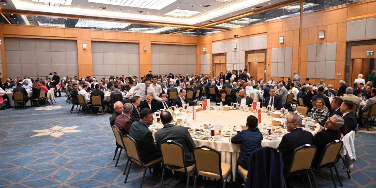 Malatya Girişim Gurubu Geleneksel İftar Yemeğine Geniş Katılım