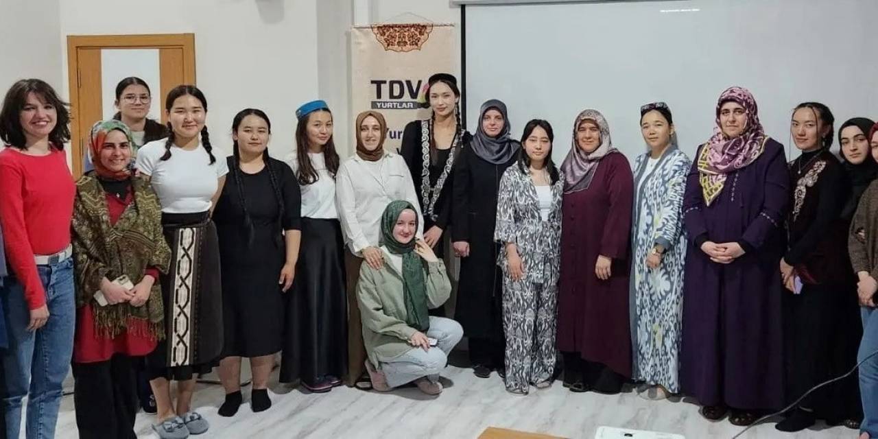 Uluslararası Tanıtım Programı İle Kız Yurdunda Kültürler Buluştu