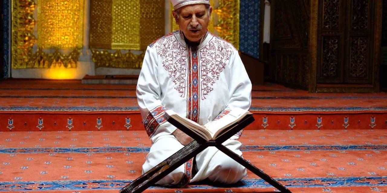 Van’da Asırlık Camide ’itikâf’ İbadeti