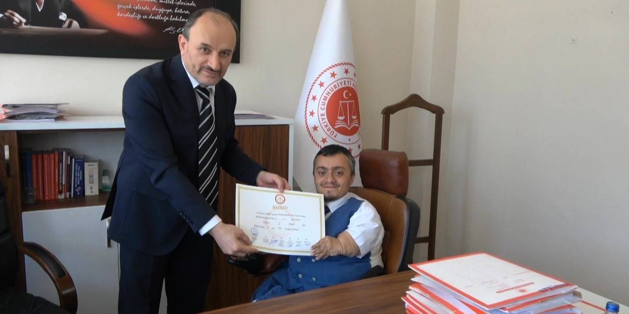 Cam Kemik Hastası Meclis Üyesi Mazbatasını Aldı