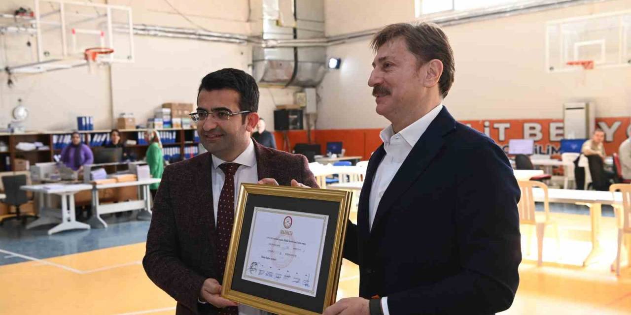 Bahçelievler’de 5 Yıl Daha Hakan Bahadır Başkan