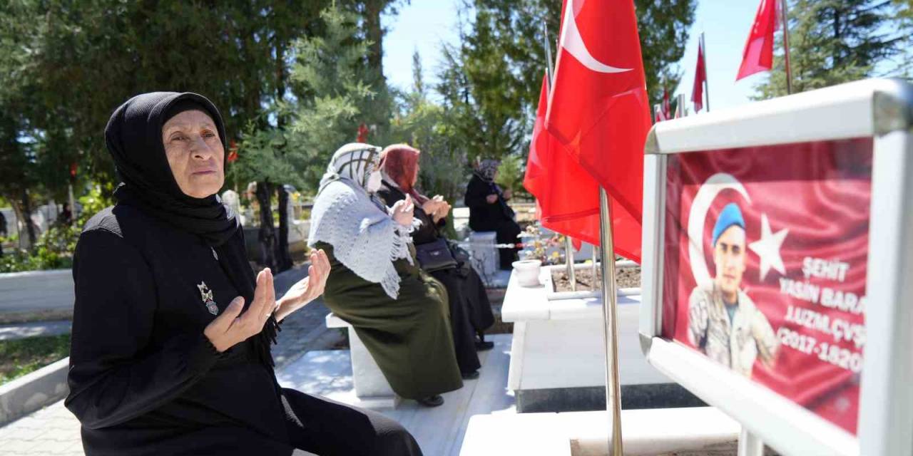 Şehit Annesinden Duygulandıran Sözler: "Bir Yasin Gider, Bin Yasinler Gelir"