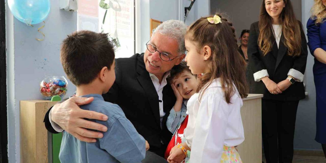 Mudanya Belediye Başkanı Deniz Dalgıç Çocuklarla Bayramlaştı
