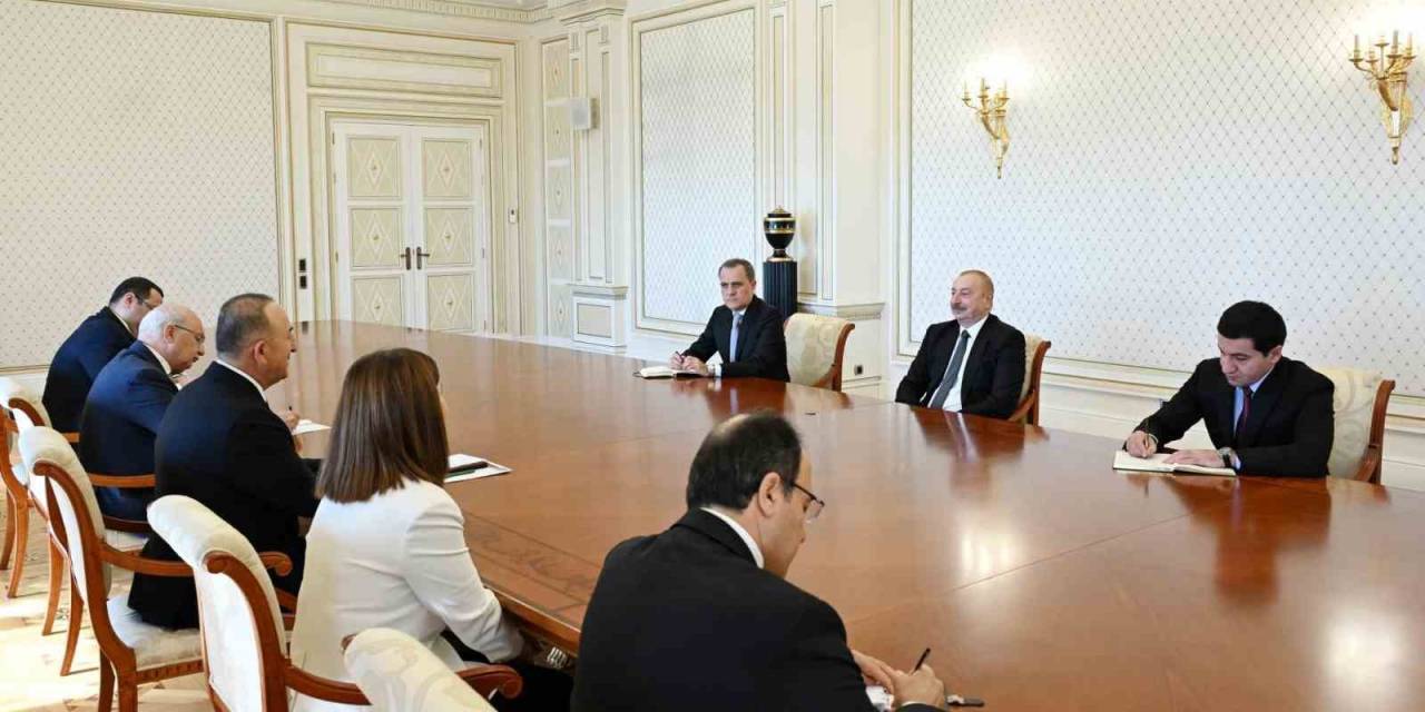 Azerbaycan Cumhurbaşkanı Aliyev, Çavuşoğlu’nu Kabul Etti