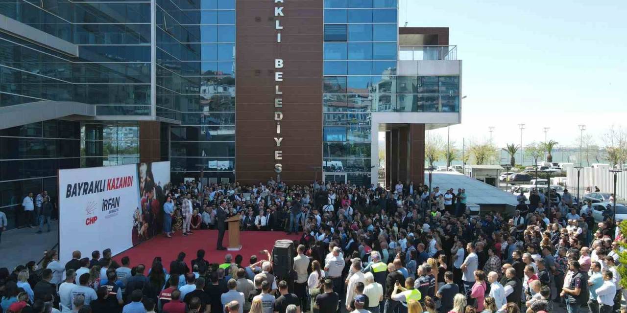 Bayraklı’da Davullu Ve Zurnalı Bayramlaşma