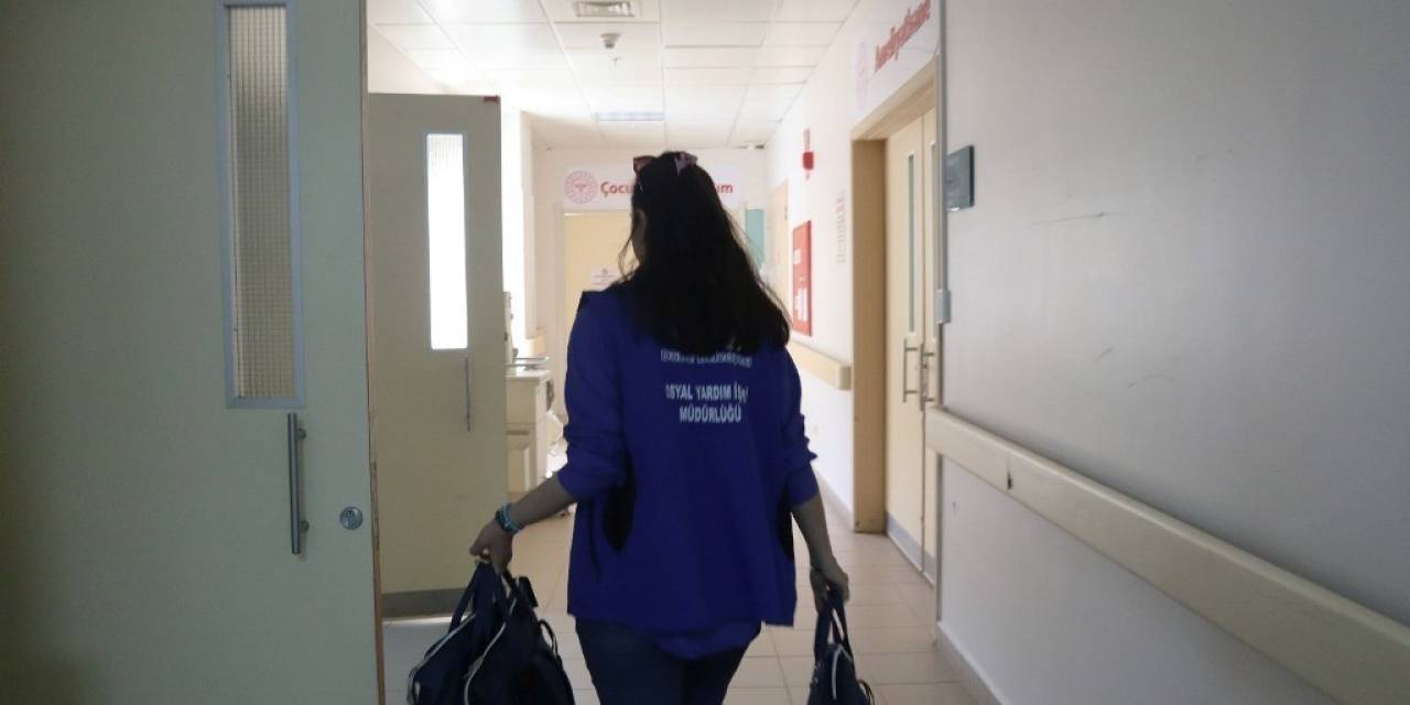 Bebeklerin İlk Hediyesi Başkan Özlü’den