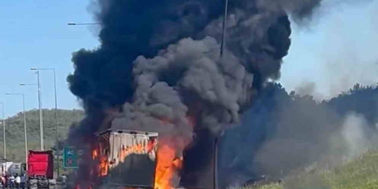 Kmo’da Korku Dolu Anlar: Patlayıcı Malzeme Taşıyan Tır Alev Topuna Döndü
