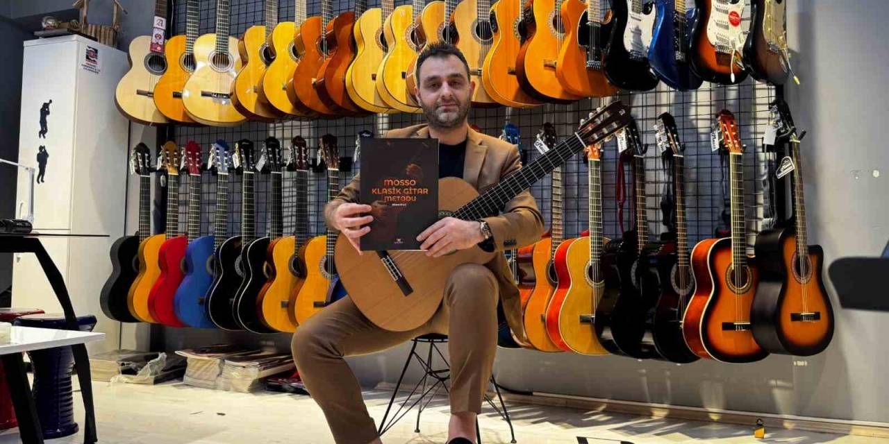 Ahmet Kılıç "klasik Gitar Metodu"nu Yayınladı