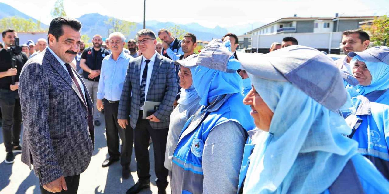 Pamukkale Belediye Başkanı Ali Rıza Ertemur Personelle Bayramlaştı