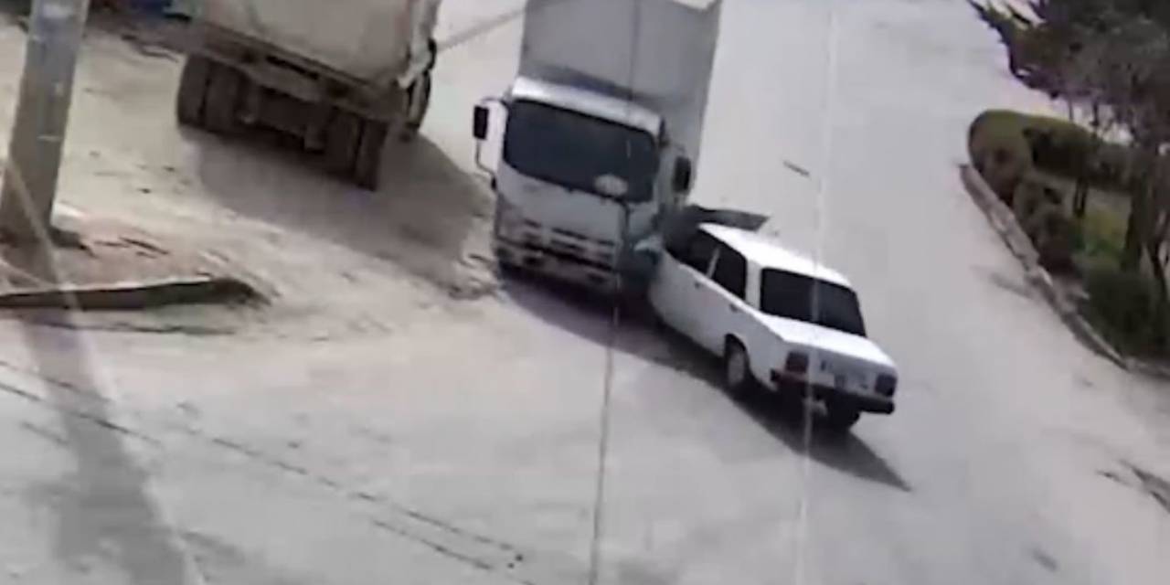 Ara Sokağa Dönmek İsterken Karşıdan Gelen Kamyonete Çarptı