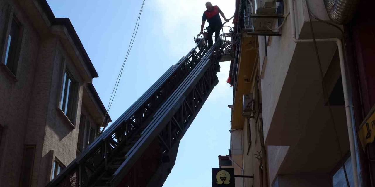 Kafede Yangın Paniği