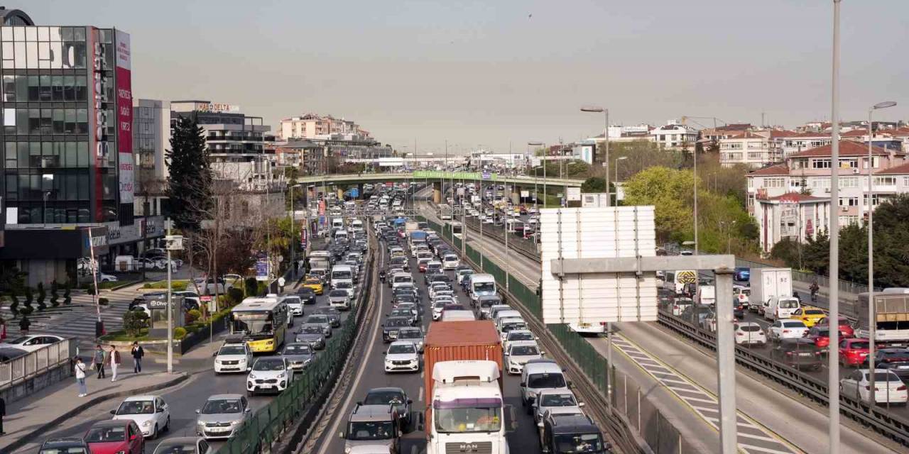 İstanbul’da Bayram Trafiği Başladı