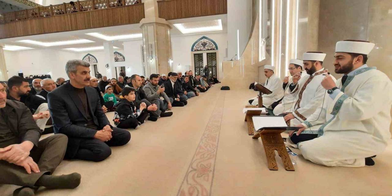 Kadir Gecesi’nde Kars’ta Camiler Doldu