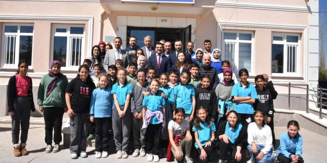 Kaymakam Han Kütüphane Açılışına Katıldı