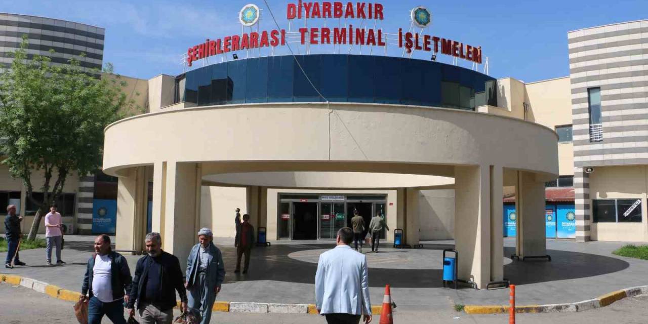 Diyarbakır’da Otogarda Tatil Yoğunluğu Başladı