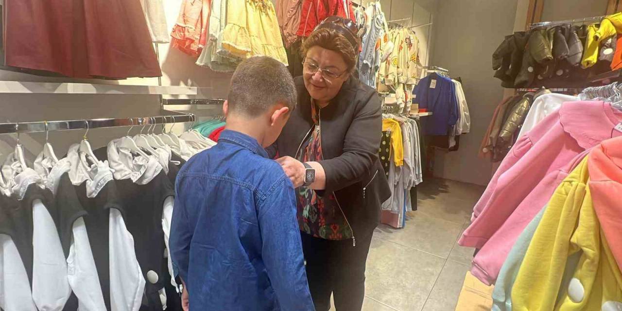 Hayırseverler Bir Araya Gelip 200 Çocuğa Bayram Sevinci Yaşatıyor