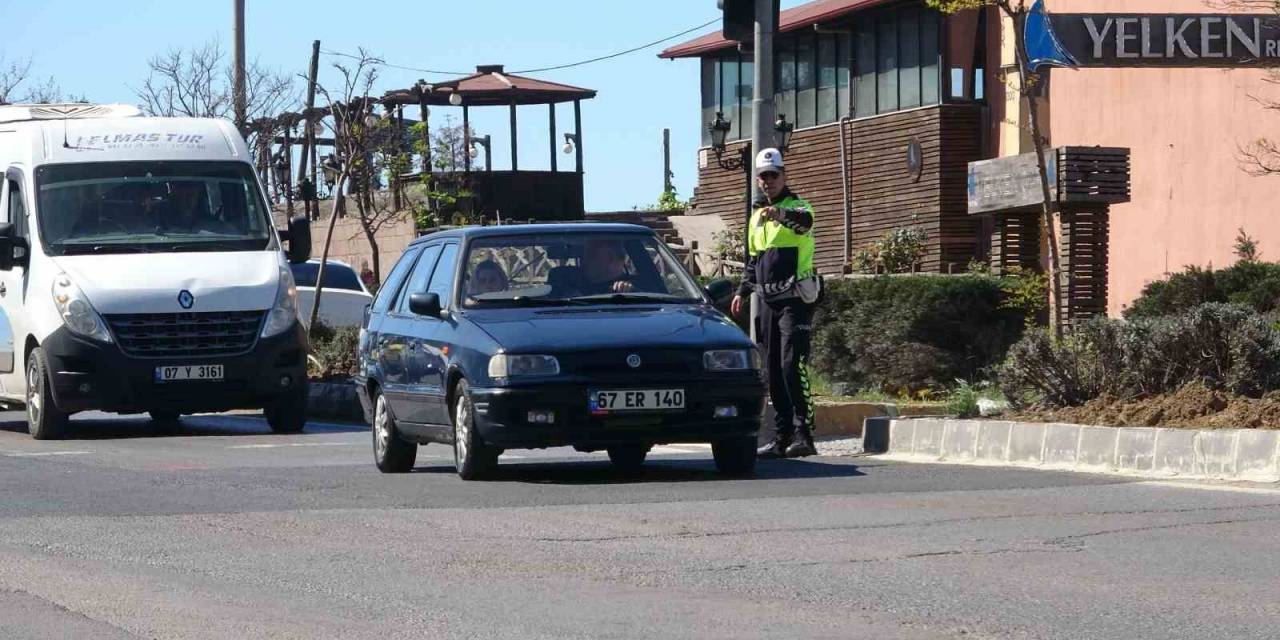 Trafik Ekiplerinden Bayram Öncesi Dronlu Denetim