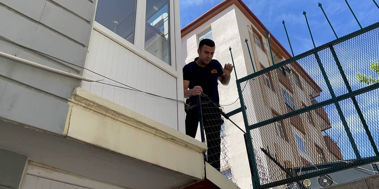 Evde Uyuyakalan Kadın Tüm Ekipleri Seferber Etti