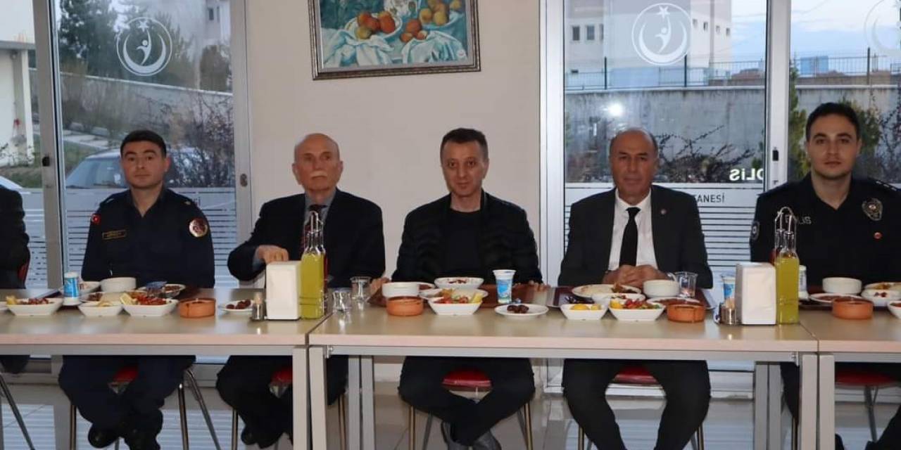 Sağlık Çalışanları Protokol İle İftar Yemeğinde Buluştu