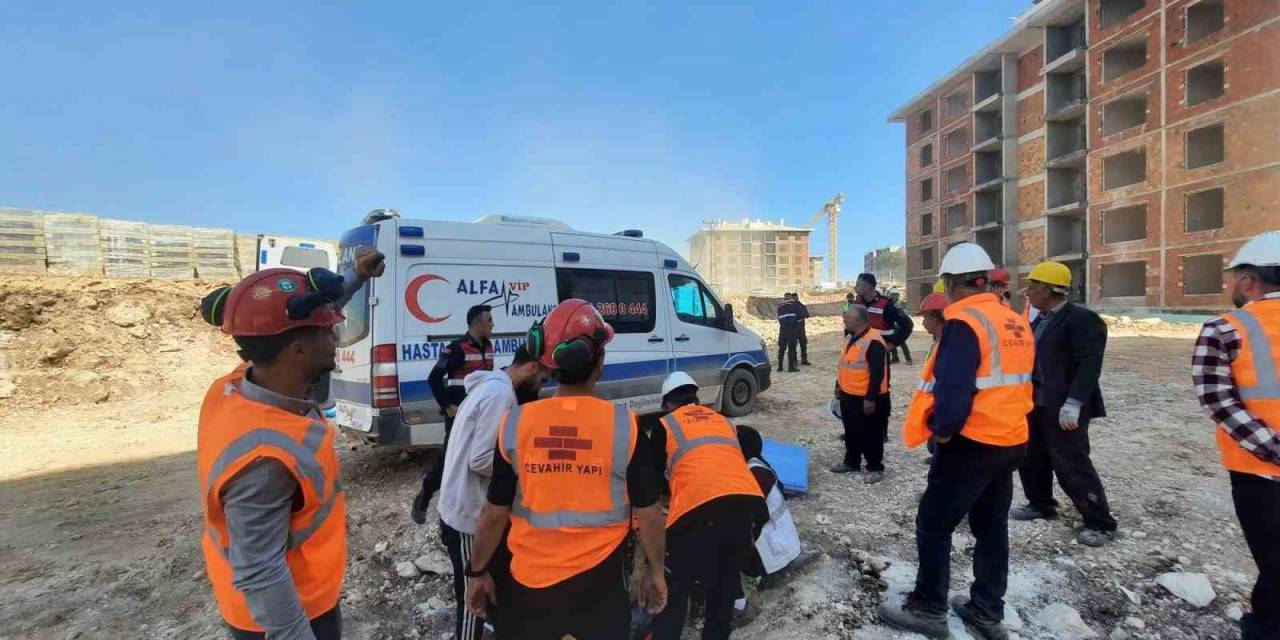 İş Makinesinin Çarptığı İşçi Hayatını Kaybetti